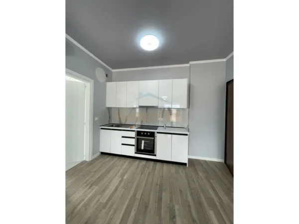 Tirane, shitet apartament 1+1 Kati 9, 48 m² 88.000 € (5 Maji)