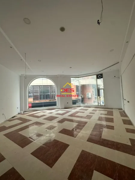 Vlore, shitet ambjent biznesi Kati 2, 60 m² (Rruga Sadik Zotaj)