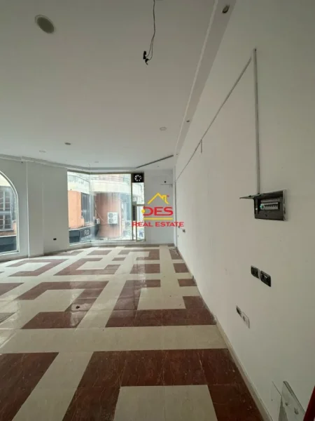 Vlore, shitet ambjent biznesi Kati 2, 60 m² (Rruga Sadik Zotaj)