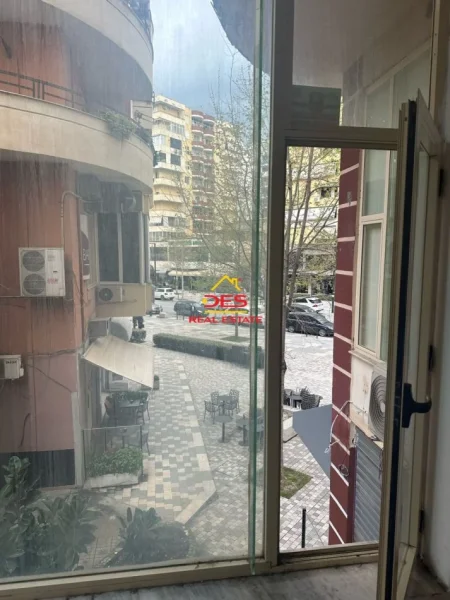 Vlore, shitet ambjent biznesi Kati 2, 60 m² (Rruga Sadik Zotaj)