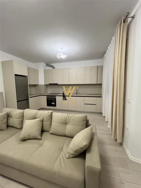 Tirane, jepet me qera apartament 2+1+Ballkon Kati 9, 100 m² 650 € (ISH FUSHA E AVIACIONIT)