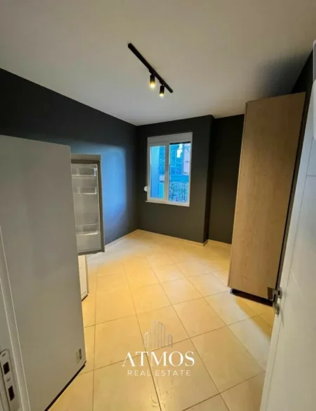 Tirane, jap me qera apartament Kati 3, 100 m² 850 € (Rruga George W Bush)