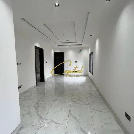 Tirane, jepet me qera dyqan Kati 0, 25 m² 1.150 € (RRUGA E KAVAJES)