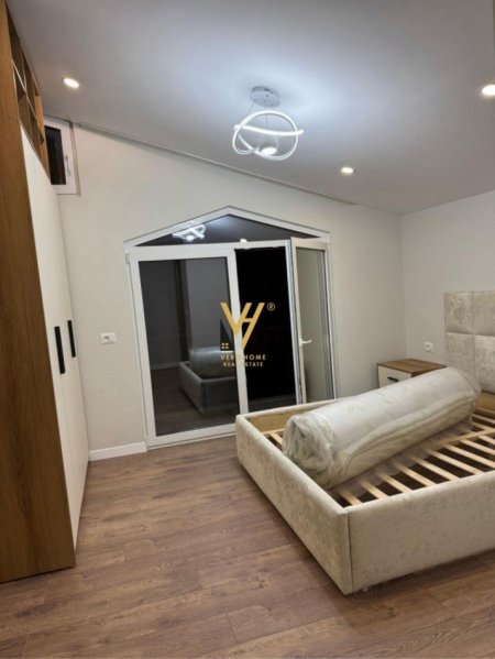 Tirane, jepet me qera Vile 2+1+Ballkon Kati 0, 250 m² 1.500 € (TEG)
