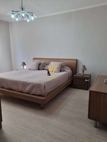 Tirane, jepet me qera apartament 2+1+Ballkon Kati 1, 75 m² 550 € (NISHARAKU)