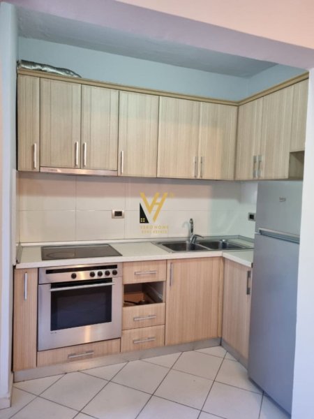 Tirane, jepet me qera apartament 2+1+Ballkon Kati 1, 75 m² 550 € (NISHARAKU)