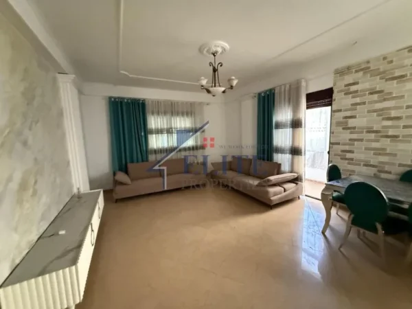 Tirane, shitet apartament 2+1+Aneks+Ballkon Kati 2, 240 m² 230.000 € (Ferluti, Laprake)