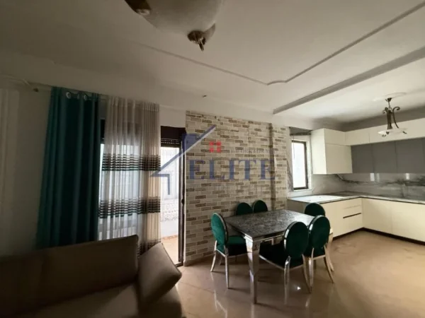Tirane, shitet apartament 2+1+Aneks+Ballkon Kati 2, 240 m² 230.000 € (Ferluti, Laprake)