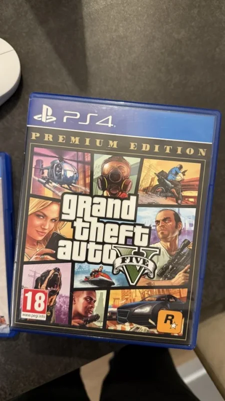 Tirane, shes Play Station Play station 4