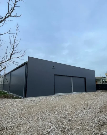 Tirane, jepet me qera magazine Kati 0, 320 m² 1.500 € (BATHORE)