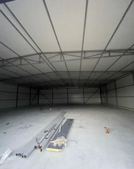 Tirane, jepet me qera magazine Kati 0, 320 m² 1.500 € (BATHORE)