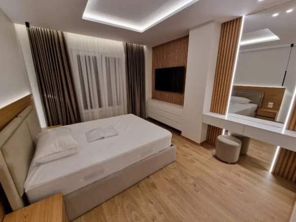 Tirane, jepet me qera apartament 2+1+Ballkon Kati 3, 115 m² 1.000 € (Kopshti zoologjik)