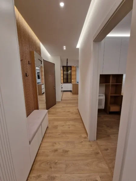 Tirane, jepet me qera apartament 2+1+Ballkon Kati 3, 115 m² 1.000 € (Kopshti zoologjik)