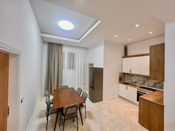 Tirane, jap me qera 2+1 Kati 0, 137 m² 550 € (Rruga Tafil Agai)