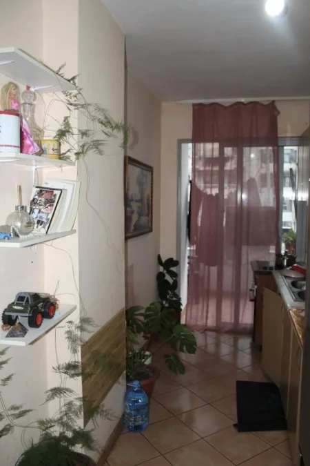 Tirane, shes apartament 1+1+Ballkon Kati 2, 83 m² 75.500 € (Rruga Muhamet Deliu)