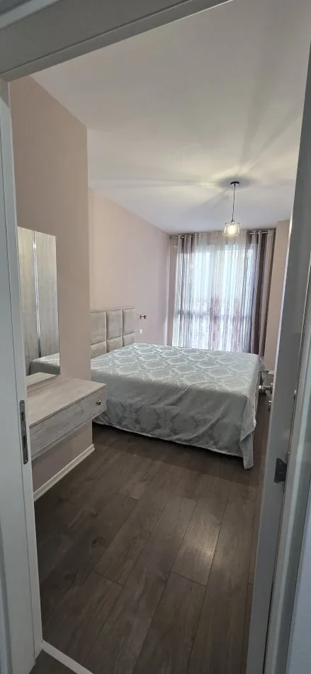 Tirane, jepet me qera apartament 1+1+Ballkon Kati 4, 74 m² 550 €