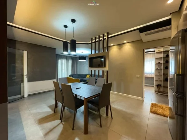 Tirane, shes apartament 3+1 Kati 5, 153 m² 220.000 € (fresk)