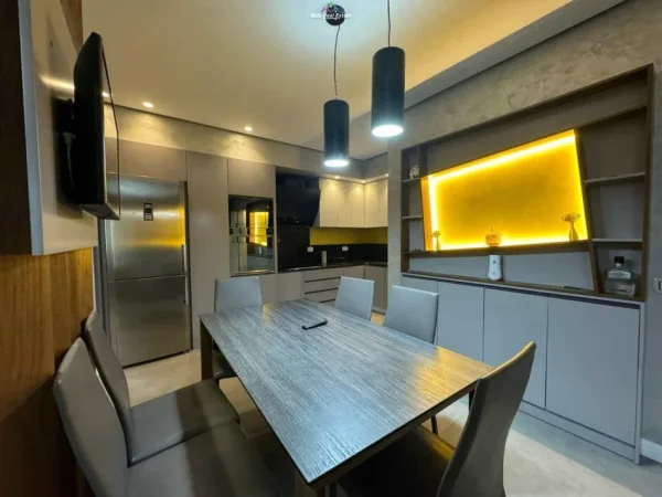 Tirane, shes apartament 3+1 Kati 5, 153 m² 220.000 € (fresk)