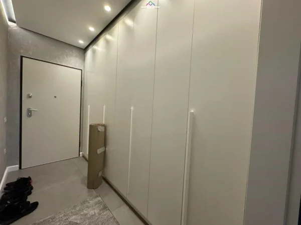 Tirane, shes apartament 3+1 Kati 5, 153 m² 220.000 € (fresk)