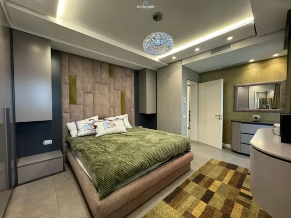 Tirane, shes apartament 3+1 Kati 5, 153 m² 220.000 € (fresk)