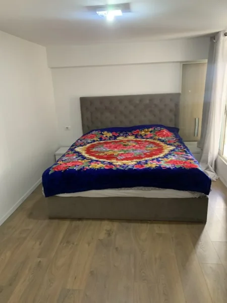 Tirane, jepet me qera apartament 2+1+Aneks+Ballkon Kati 3, 110 m² 500 € (Amerikan 3)