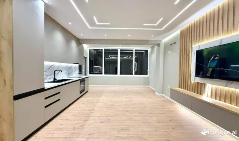 SHITET: PENTHOUSE UNIK 2+1  ( 📍 Bulevardi i Ri - Vlore) - Kati 9 - 131 m² - CMIMI: 187.000 € 🔥