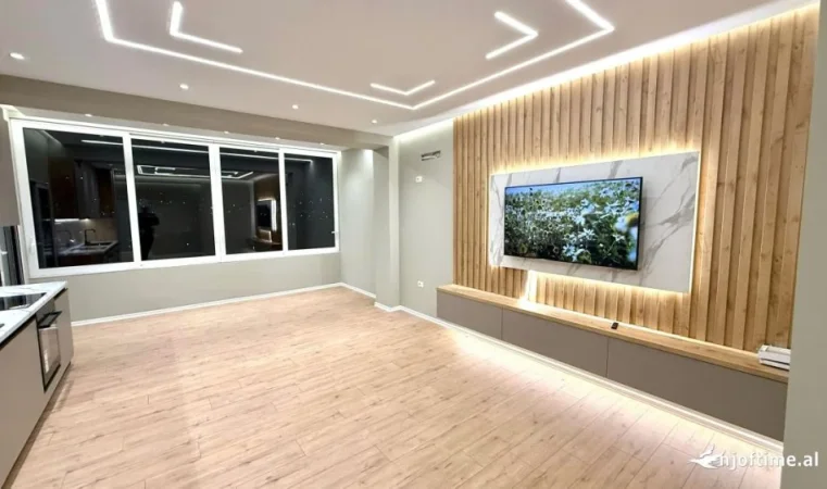 SHITET: PENTHOUSE UNIK 2+1  ( 📍 Bulevardi i Ri - Vlore) - Kati 9 - 131 m² - CMIMI: 187.000 € 🔥