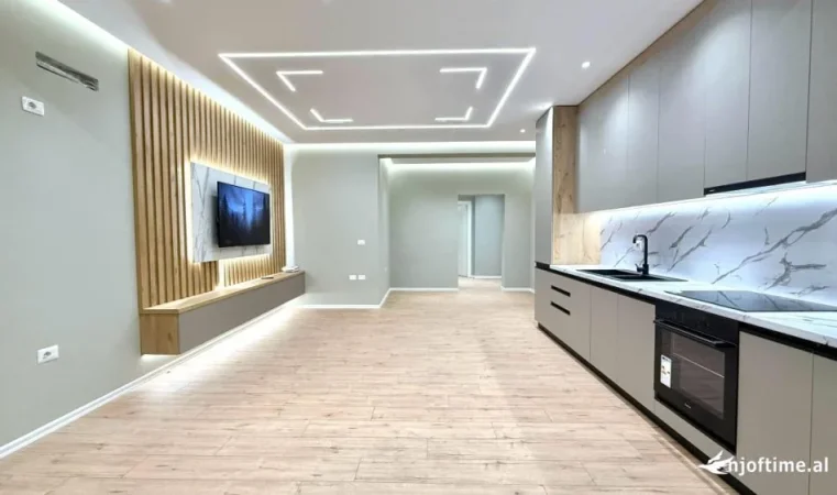 SHITET: PENTHOUSE UNIK 2+1  ( 📍 Bulevardi i Ri - Vlore) - Kati 9 - 131 m² - CMIMI: 187.000 € 🔥