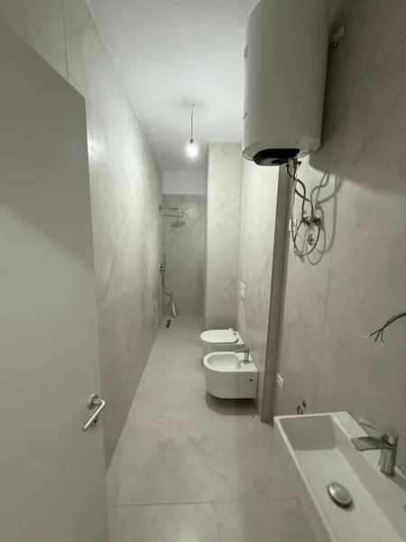 Tirane, shes apartament 1+1+Ballkon Kati 3, 60 m² 85.000 € (Rruga Dalip Topi)