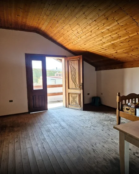 Tirane, jap me qera bar-resorant Kati 0, 500 m² 1.500 € (Megatek)