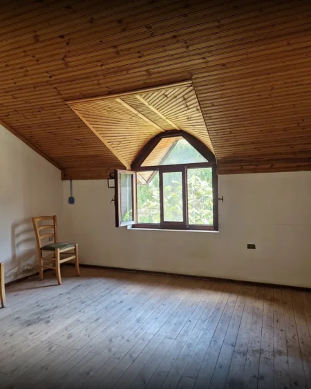 Tirane, jap me qera bar-resorant Kati 0, 500 m² 1.500 € (Megatek)