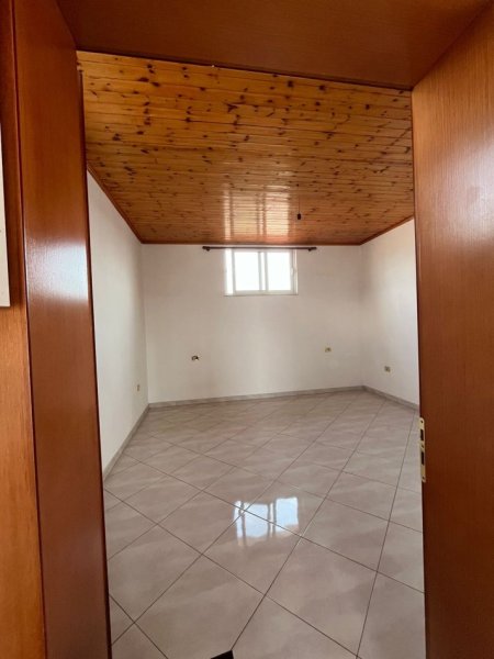 Tirane, jepet me qera apartament 1+1+Aneks+Ballkon Kati 4, 55 m² 270 € (Sabri Tofiku)