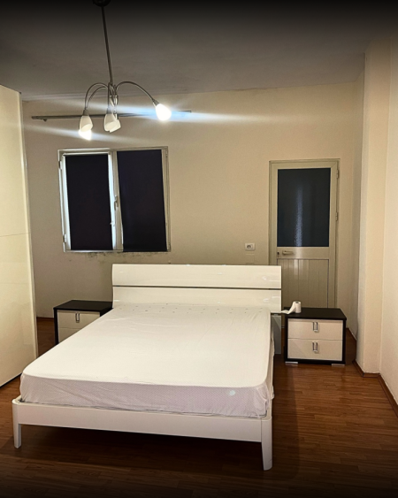 Tirane, jepet me qera apartament 2+1+Aneks+Ballkon Kati 2, 95 m² 400 € (Unaza e Re, perballe hotel Marinaj)