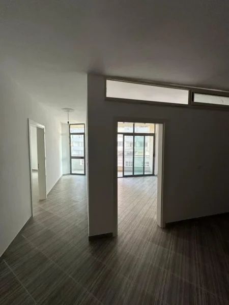Durres, shes apartament 2+1+Ballkon Kati 2, 98 m² 83.000 € (Mali Robit)