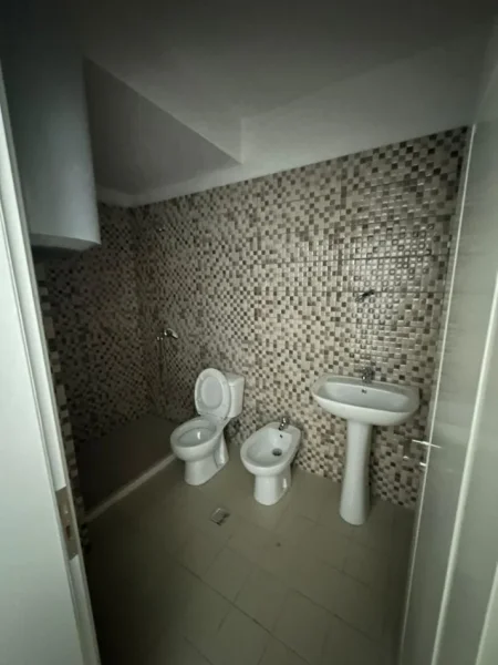 Durres, shes apartament 2+1+Ballkon Kati 2, 98 m² 83.000 € (Mali Robit)