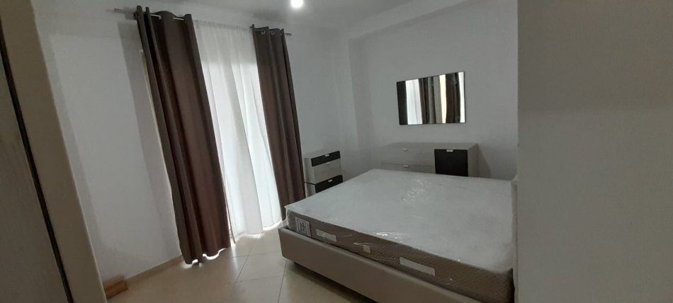 Tirane,jepet apartament me qera 2+1 Kati 3, 118 m² 400 € (Rr.Ramazan Gaxheri)