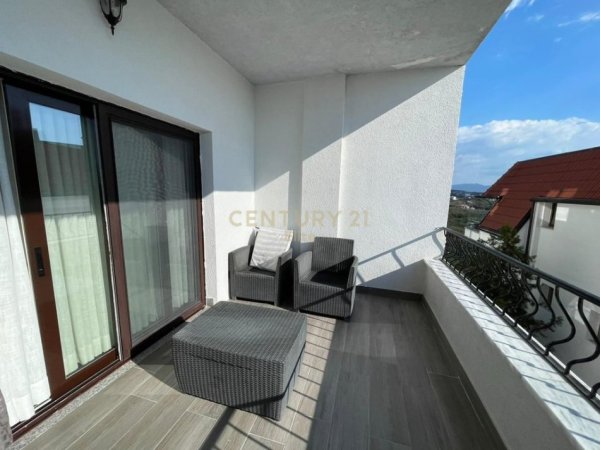 Tirane, jepet me qera apartament 2+1 Kati 2, 132 m² 600 € (fresku)