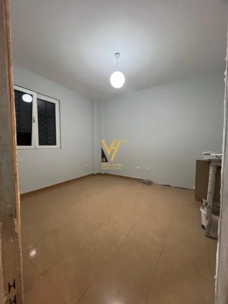Tirane, shitet apartament 1+1+Ballkon Kati 2, 61 m² 80.000 € (FRESKU)