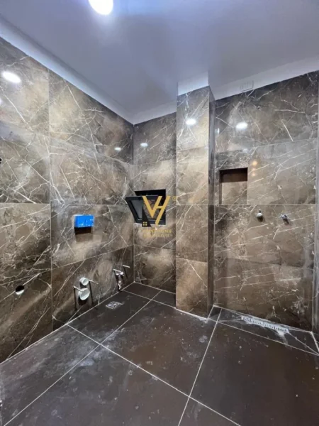Tirane, shitet apartament 1+1+Ballkon Kati 2, 61 m² 80.000 € (FRESKU)