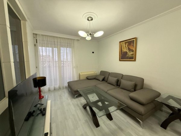 Tirane, jepet me qera apartament 2+1 Kati 6, 104 m² 750 € (myslym shyrri)