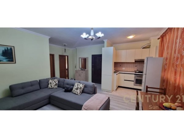 Tirane, jepet me qera apartament 2+1 Kati 4, 98 m² 550 € (21 DHJETORI)