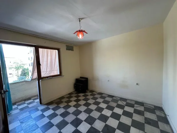Tirane, shitet apartament 2+1+Ballkon Kati 4, 75 m² 120.000 € (Ali Dem-Bulevardi Bajram Curri)