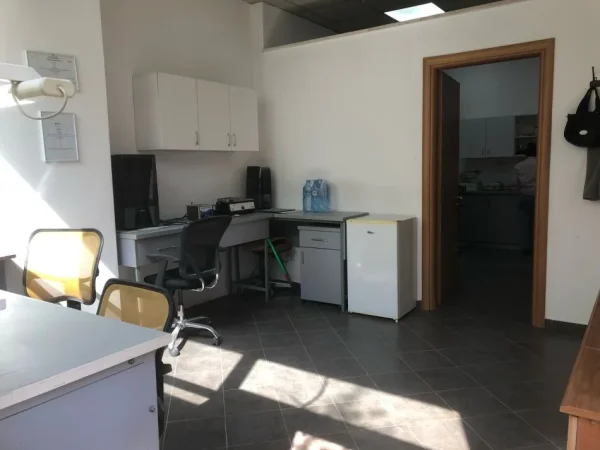 Tirane, shitet ambjent biznesi , 49 m² 216.000 € (prane 21 dhjtorit)