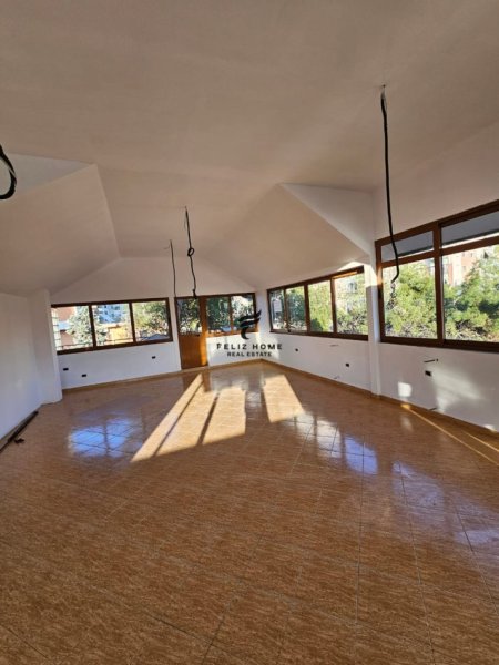 Tirane, jepet me qera ambjent biznesi Kati 3, 270 m² 2.500 € (DON BOSKO)