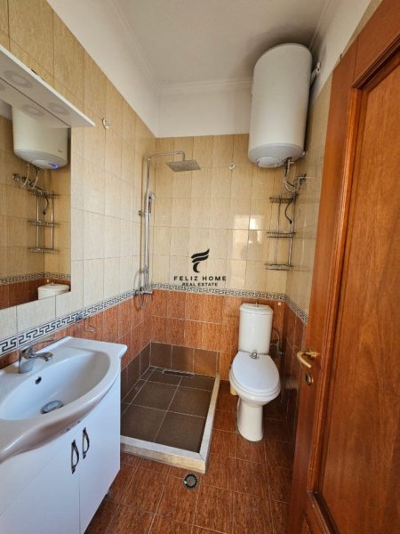 Tirane, jepet me qera ambjent biznesi Kati 3, 270 m² 2.500 € (DON BOSKO)