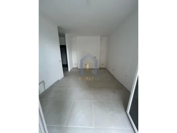 Tirane, shes 1+1+Ballkon Kati 3, 52 m² 66.000 € (Univers City QTU)