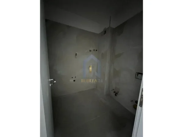 Tirane, shes 1+1+Ballkon Kati 3, 52 m² 66.000 € (Univers City QTU)