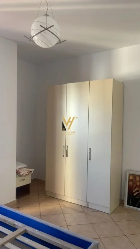 Tirane, jepet me qera apartament 1+1+Ballkon Kati 8, 70 m² 600 € (RRUGA E BARRIKADAVE)