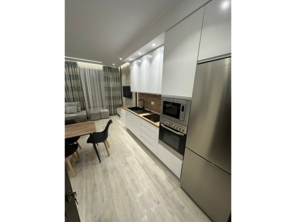Tirane, jepet me qera apartament 1+1 Kati 1, 55 m² 650 € (Zogu i zi)