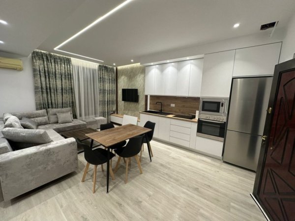 Tirane, jepet me qera apartament 1+1 Kati 1, 55 m² 650 € (Zogu i zi)